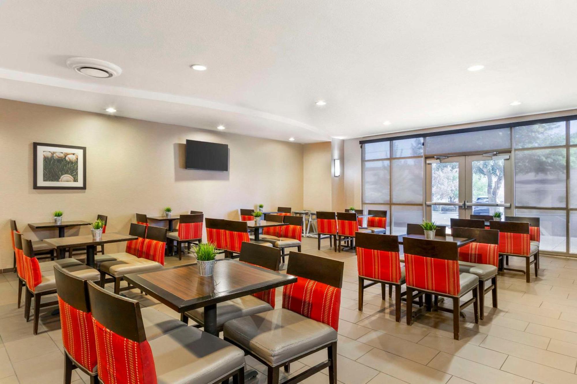 Comfort Suites Glendale - State Farm Stadium Area Exteriör bild