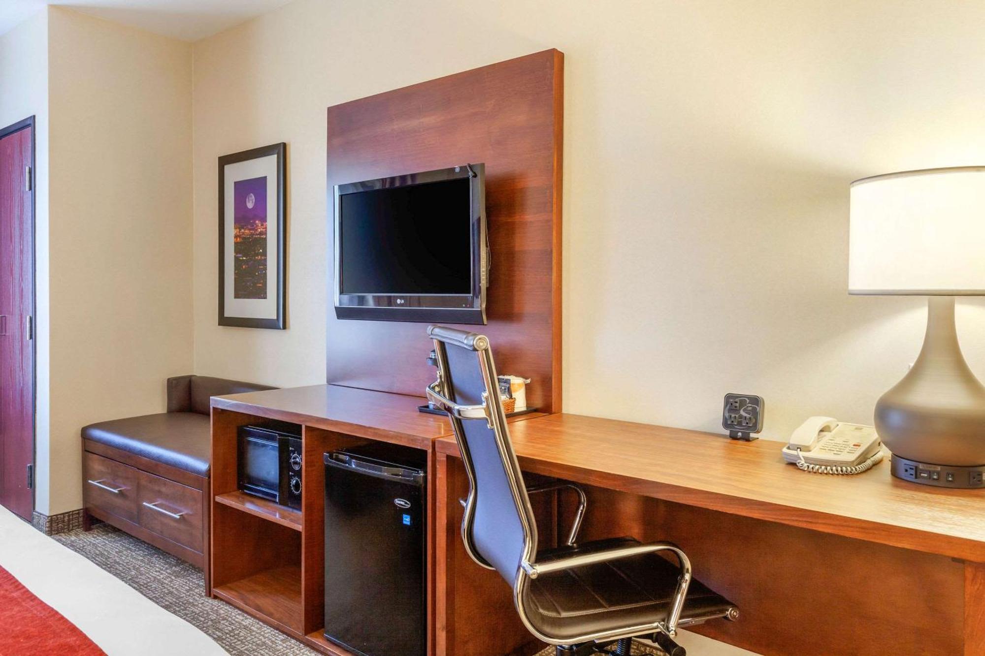 Comfort Suites Glendale - State Farm Stadium Area Exteriör bild