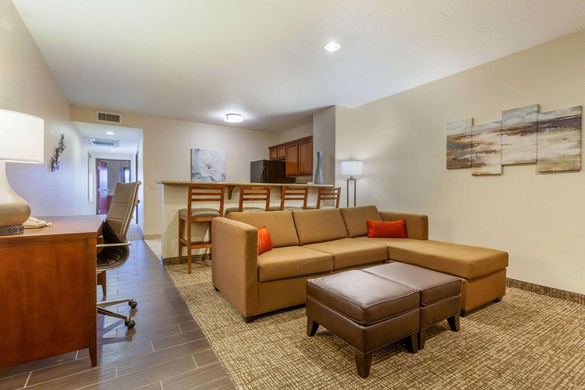 Comfort Suites Glendale - State Farm Stadium Area Exteriör bild
